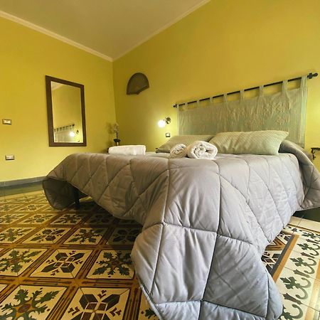Tra I Due Ponti Hotel Bosa Eksteriør billede