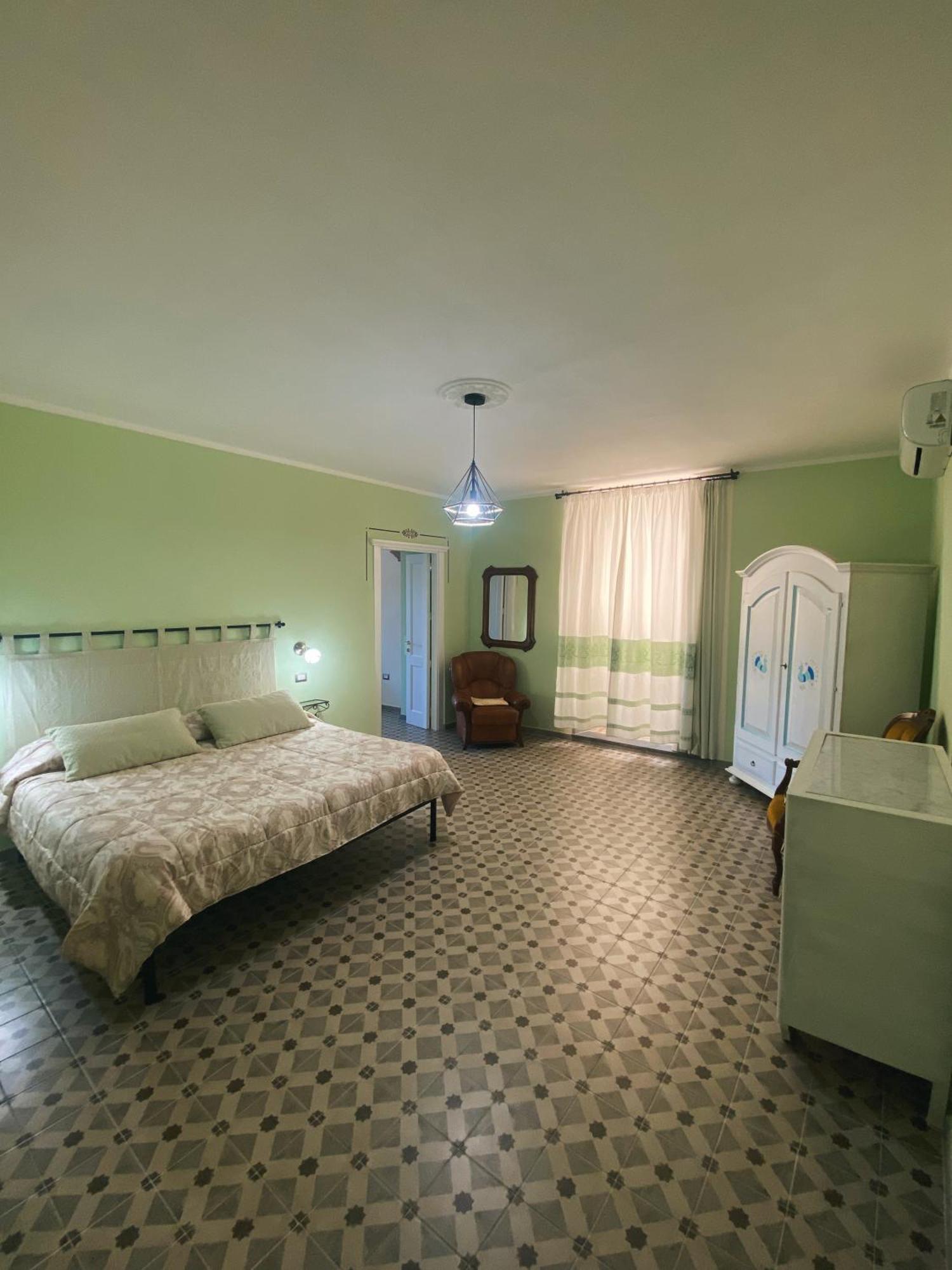 Tra I Due Ponti Hotel Bosa Eksteriør billede