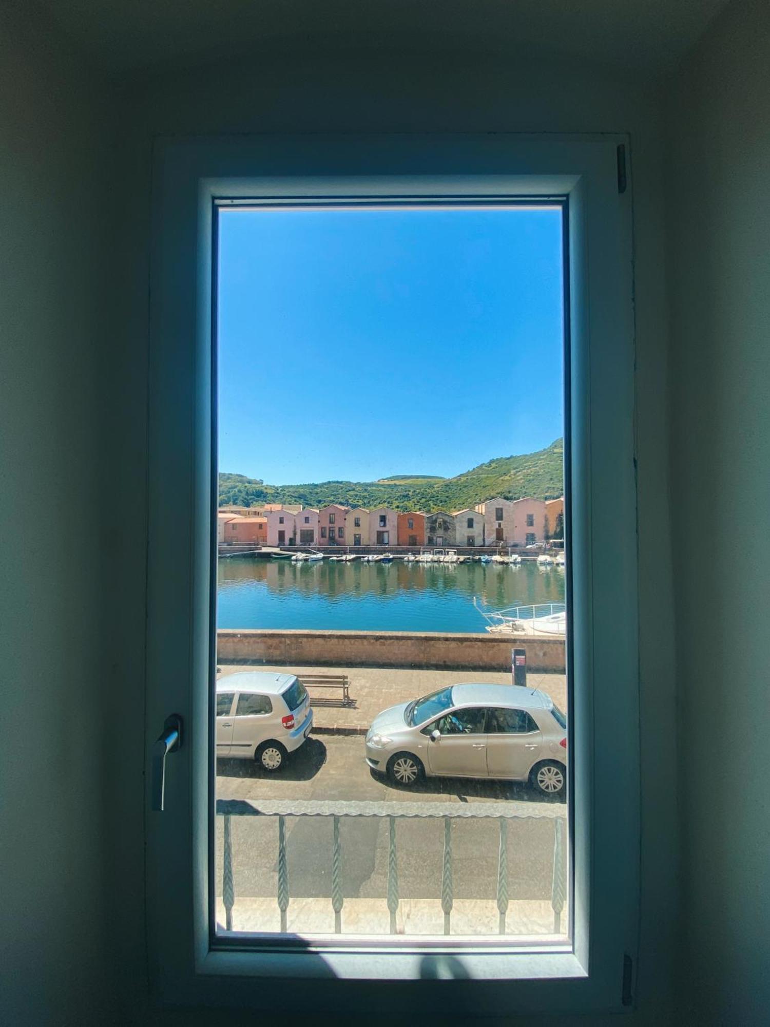Tra I Due Ponti Hotel Bosa Eksteriør billede